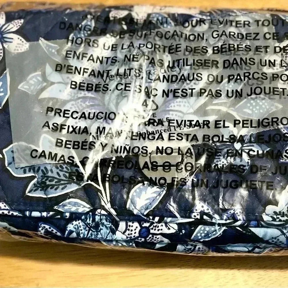 🆕
VERA BRADLEY NAVY BLUE TURNLOCK CROSSBODY BAG - Picture 11 of 11